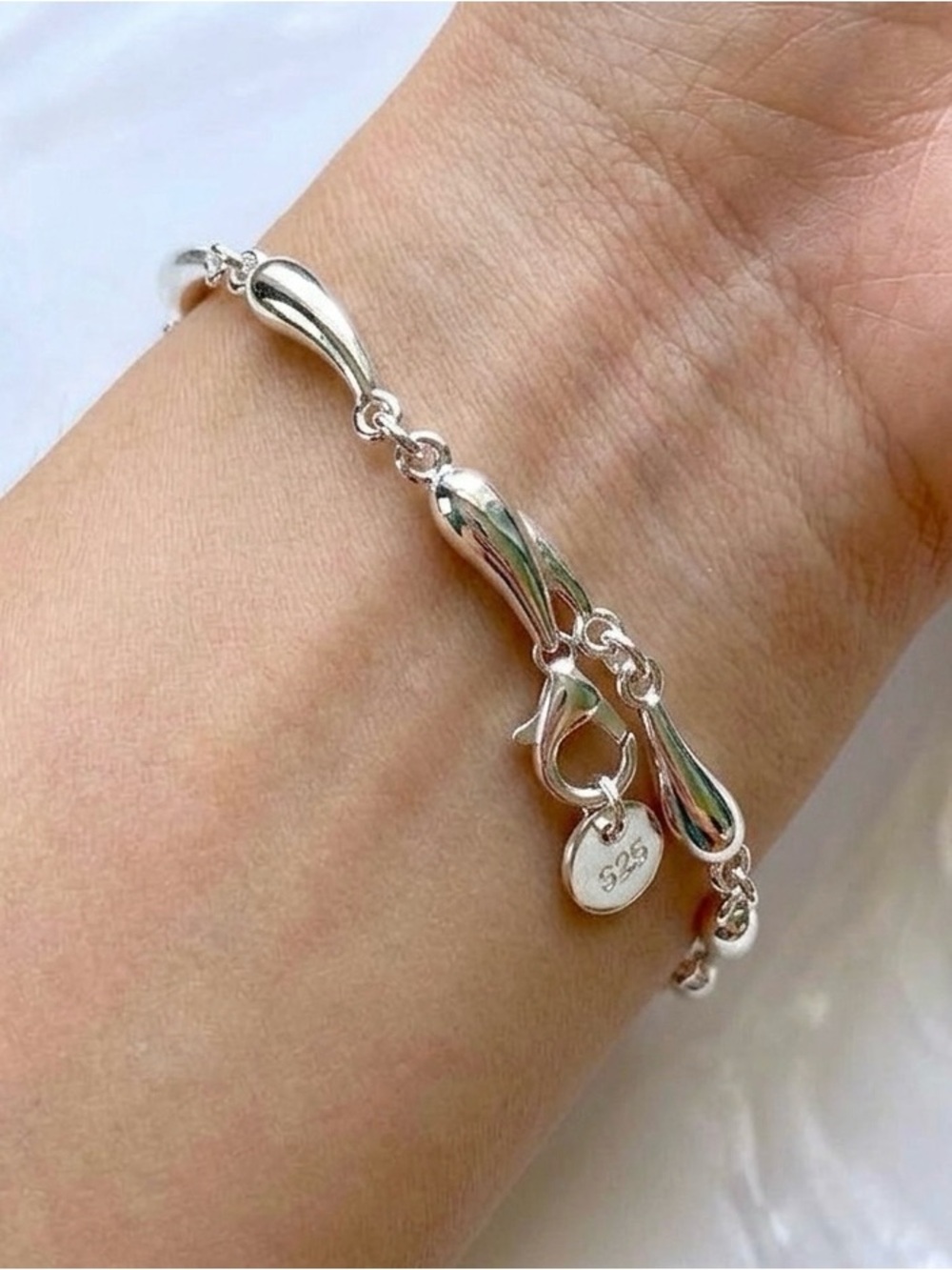 Silver linked water drop Bracelet